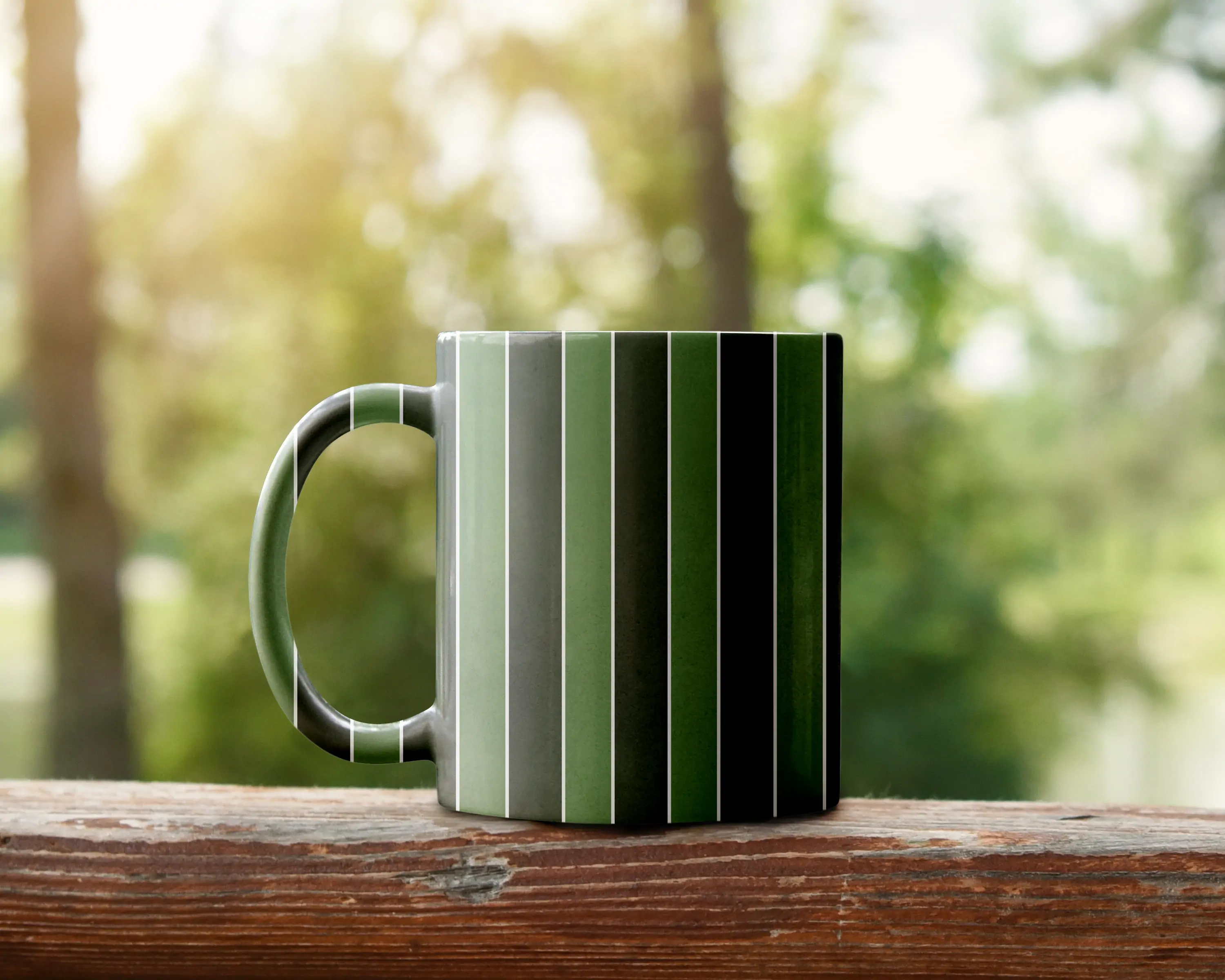 Mockup caneca de ceramica cena rustica