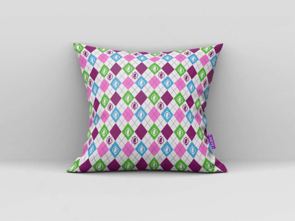 ARTE PARA ALMOFADA DE MINIATURAS E LOSANGOS COLORIDOS - KIT ALICE IN WONDERLAND-4724