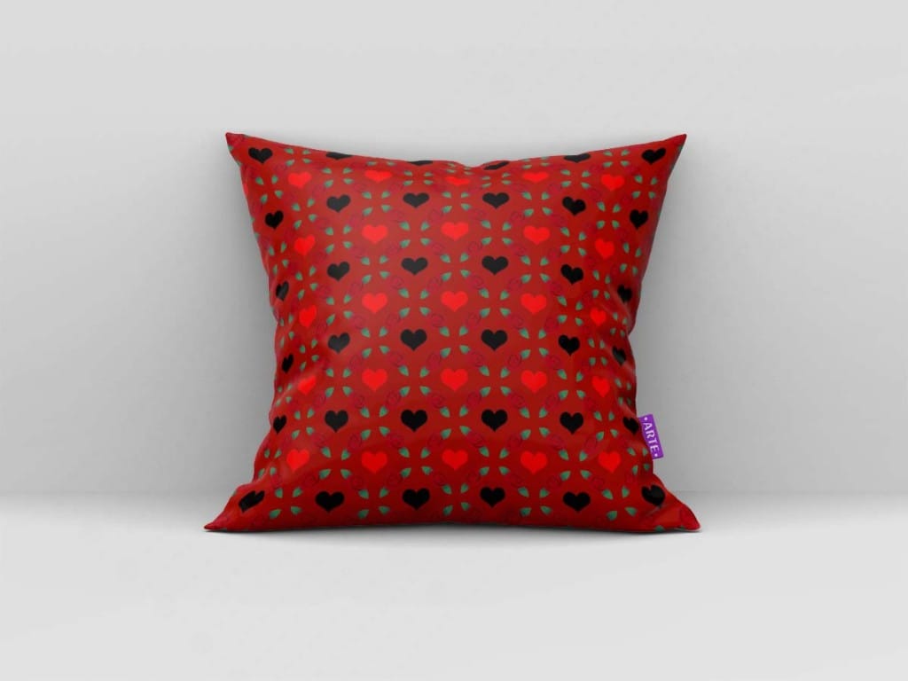 ARTE PARA ALMOFADA DE CORAÇÕES E FLORES PRETO E VERMELHO - KIT ALICE IN WONDERLAND-4737