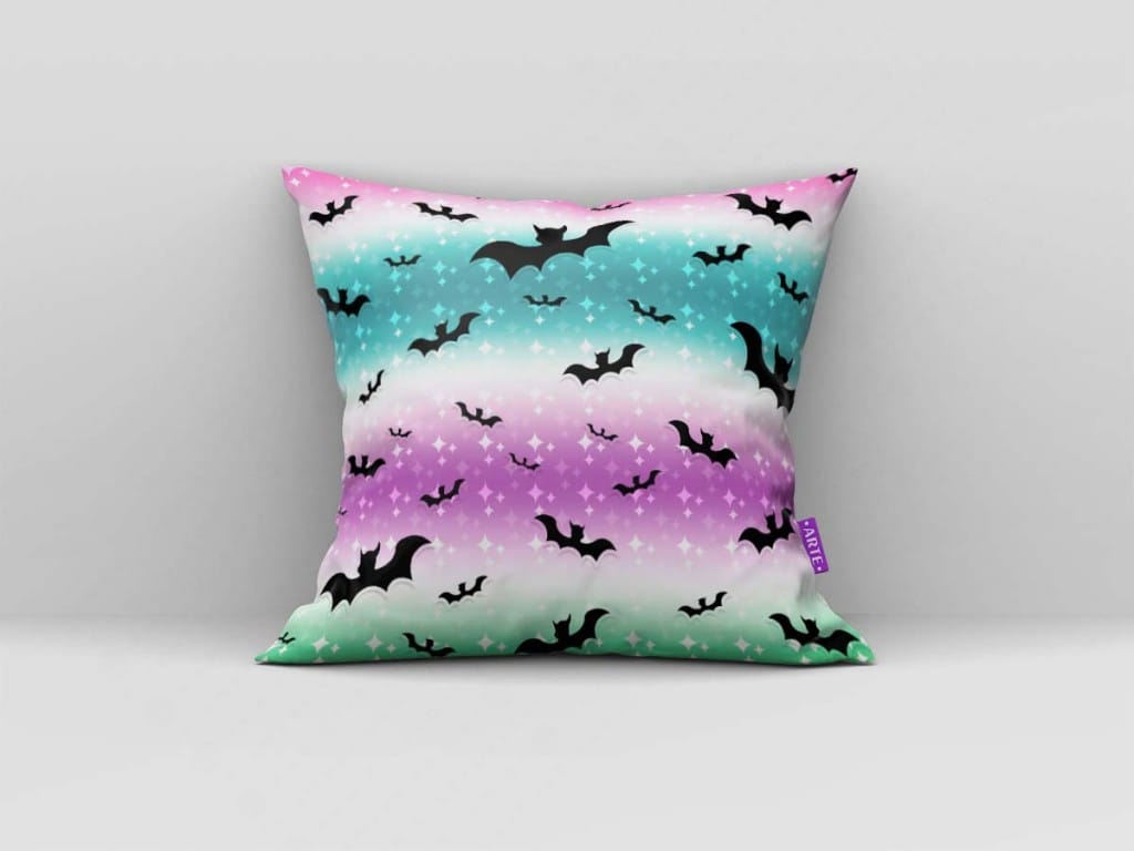 ARTE PARA ALMOFADA DEGRADÊ COLORIDAS COM MORCEGOS E ESTRELAS - KIT VAMPIRINA PAPEL MÁGICO-5826